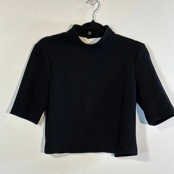 Zara Back Cut Out Crop Top Women’s Small Black Snaps Short Sleeve NWT - Picture 2 of 11